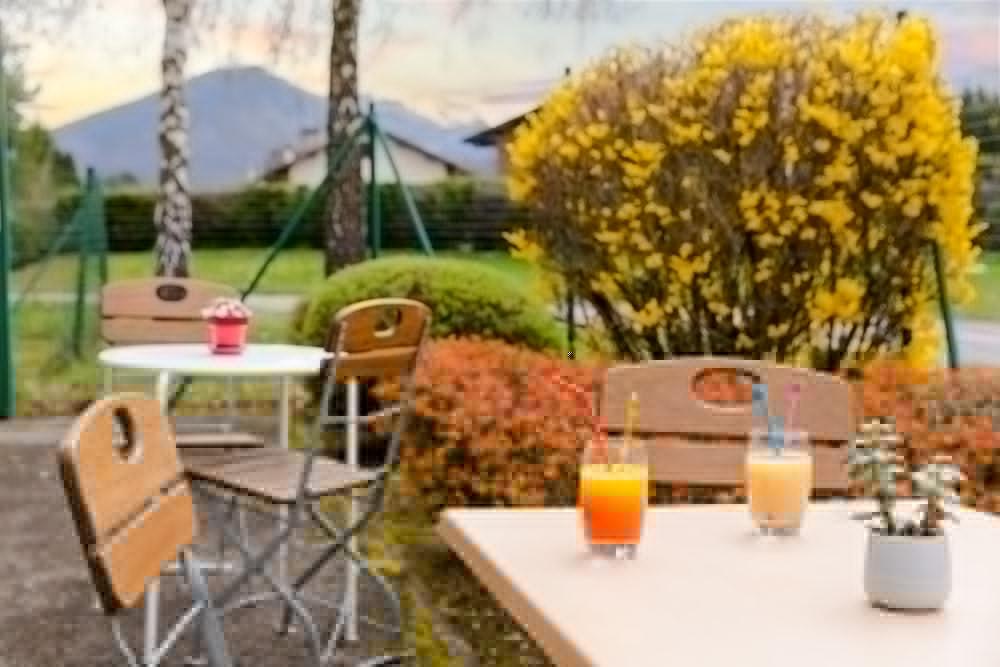 Campanile Annecy ~ Metz-Tessy Hotel Екстериор снимка